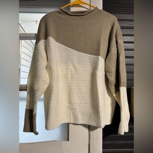 Women’s Colorblock Sweater in Cream and olive green